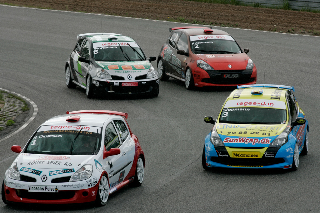 Alcar og Midland Oil bliver nye sponsorer i Point S Silekeborg Clio Cup.
(Foto: Henning Smed)